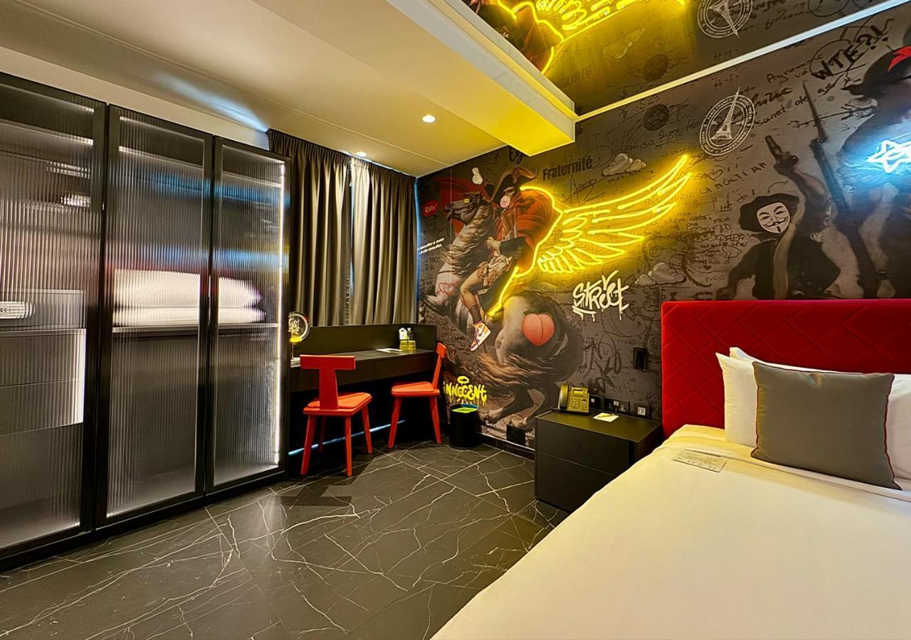 So Adults Only Hotel 3*