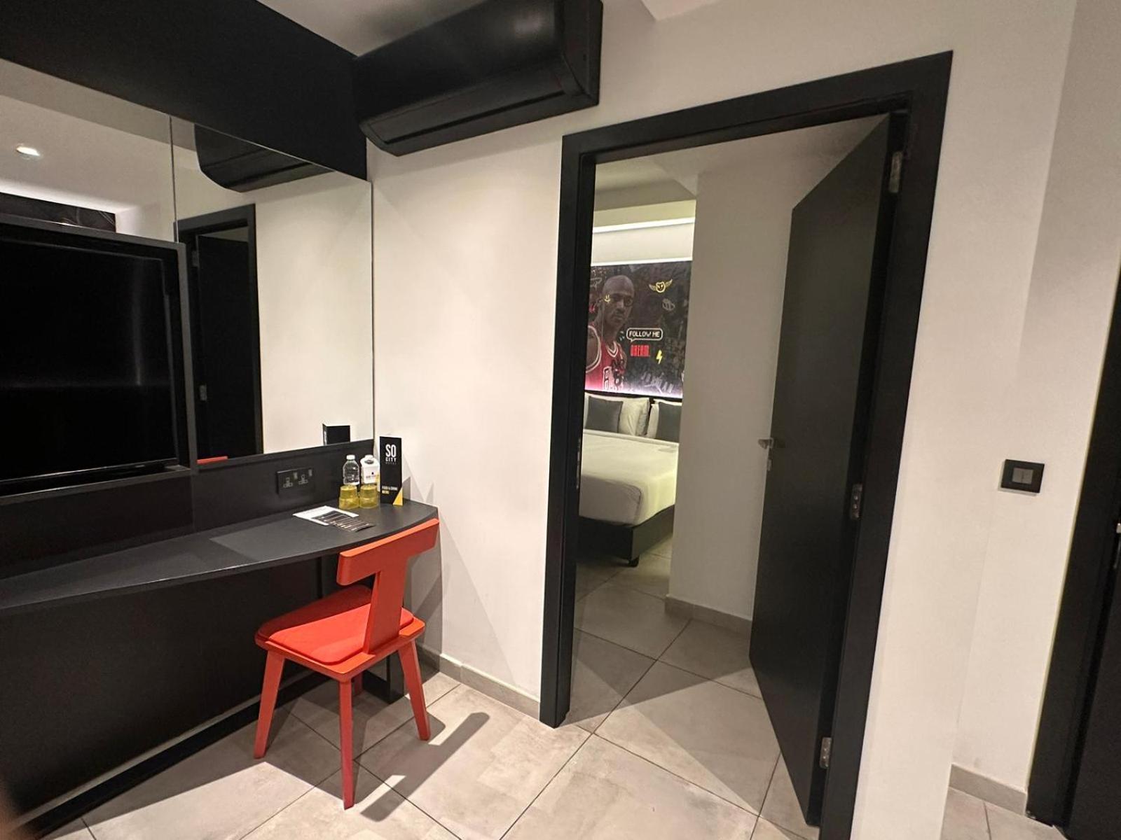 So Adults Only Hotell 3*