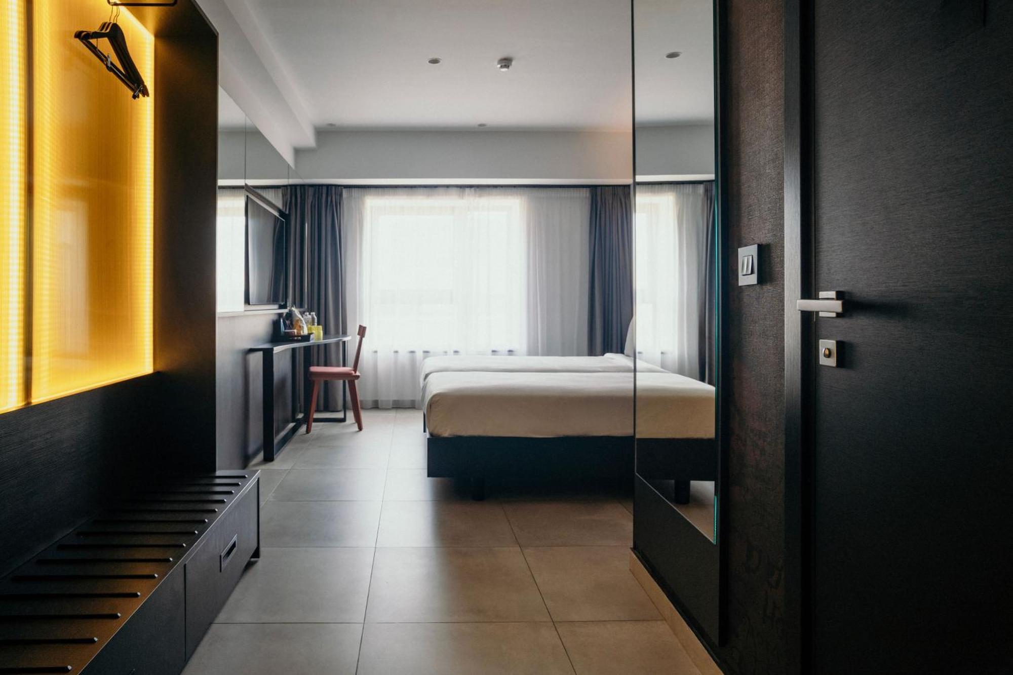 So Adults Only 3* San Ġiljan